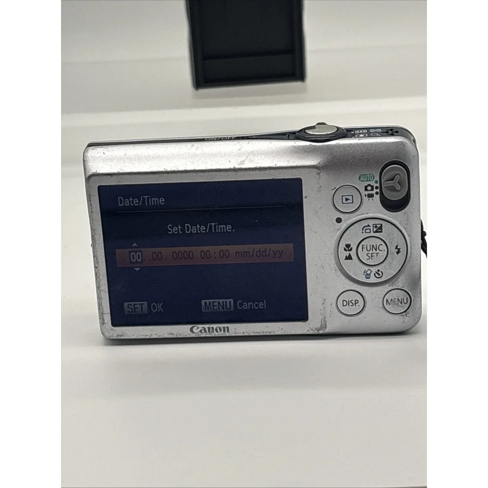 Canon PowerShot SD1300 IS 12.1MP Digital Camera Bundle Battery Charger SD Tested